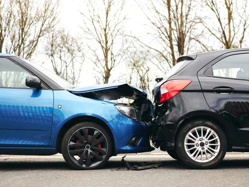 Automobilski branici se nalaze na prednjem i stražnjem dijelu automobila